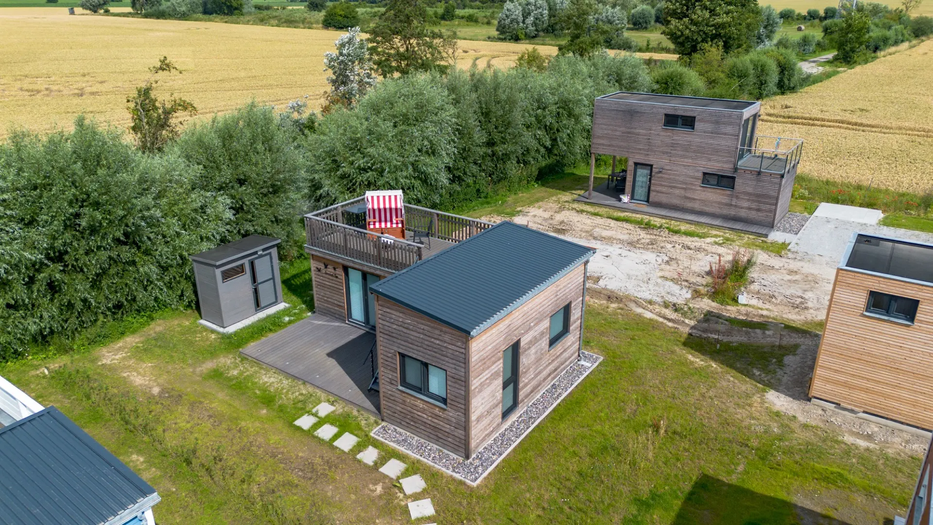 Luftaufnahme einer Tiny-House-Siedlung